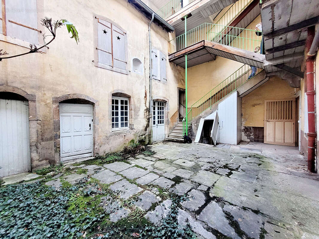 Appartement à POLIGNY