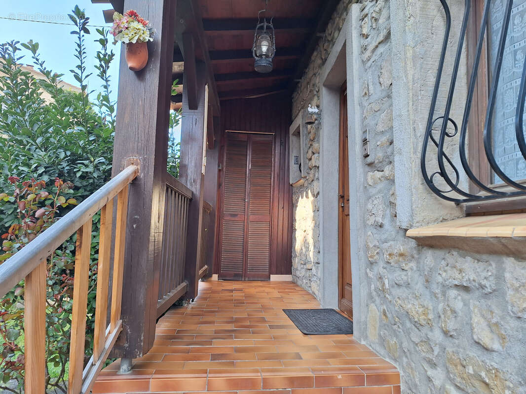 Maison à ANTUGNAC