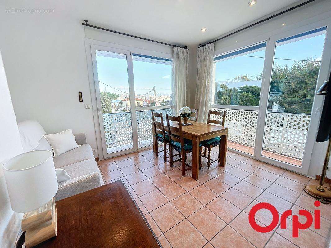 Appartement à MARSEILLE-8E