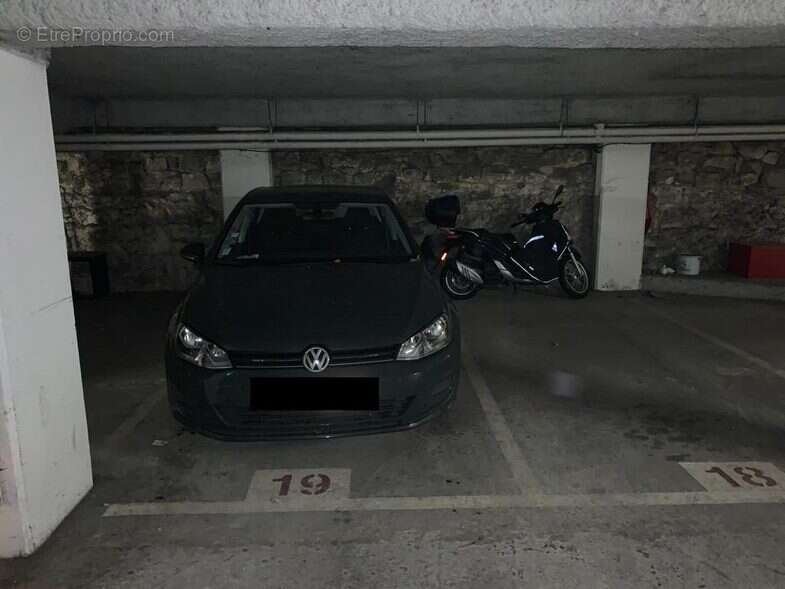 Parking à PARIS-14E