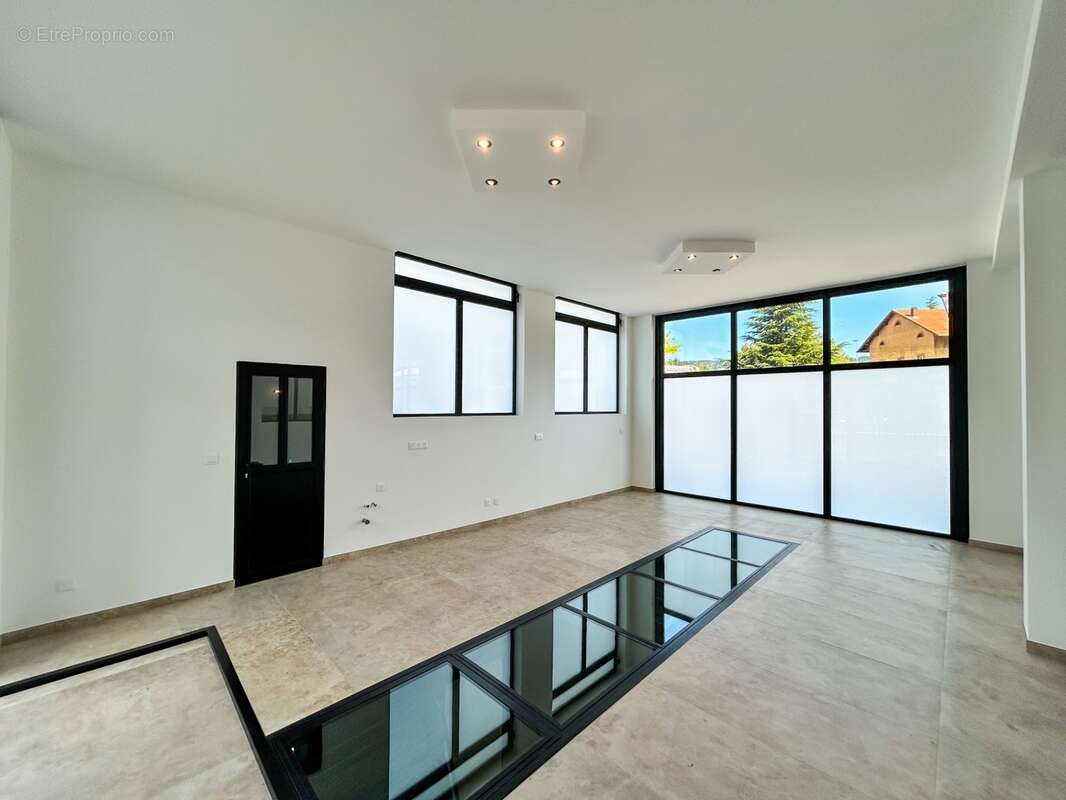 À vendre – Magnifique appartement T4 traversant de 196,16 m² au sol à Viuz-en-Sallaz - photo 5