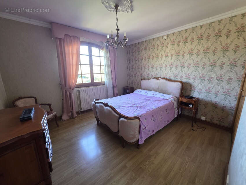 Maison à VILLOSANGES