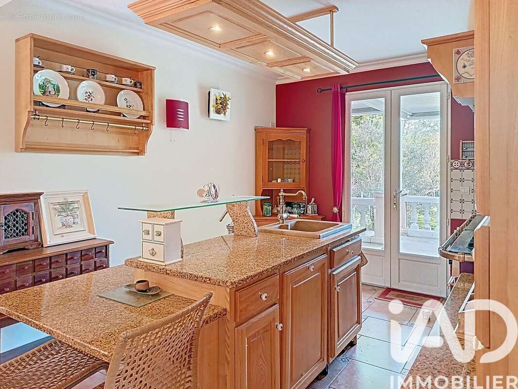 Maison 240 m² à Bougon  - photo 4