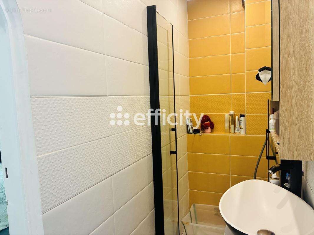 Appartement à PARIS-10E