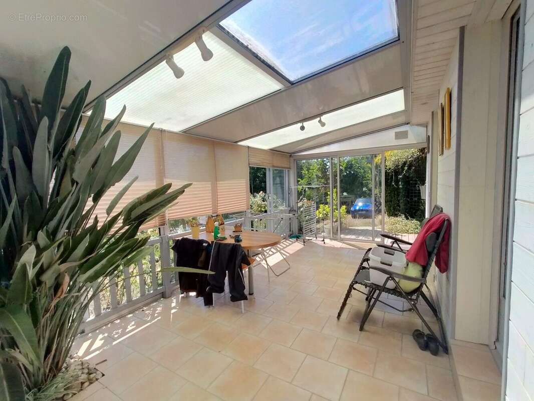 maison à vendre Crennes sur Fraubée véranda