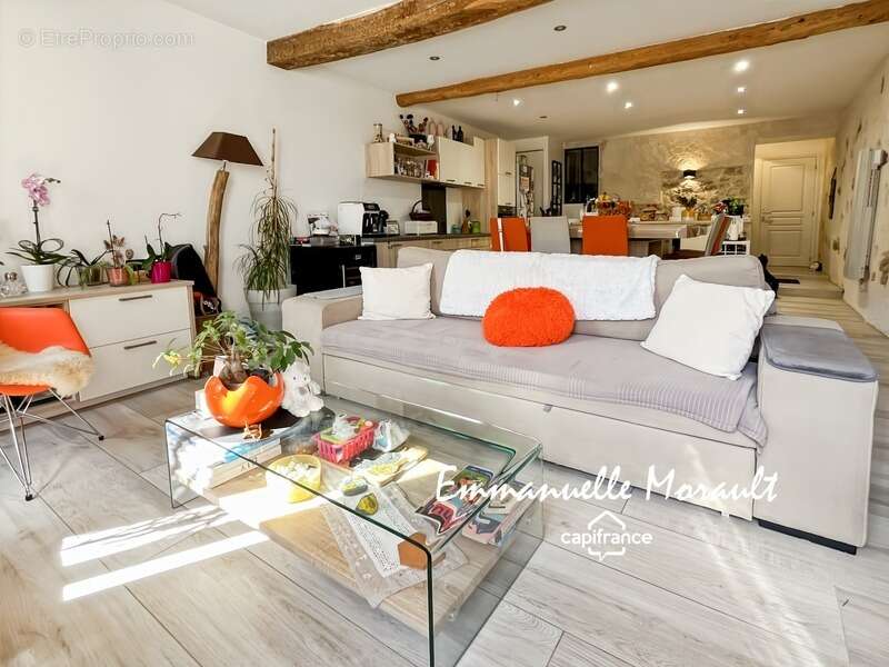 Appartement à BAGNOLS-EN-FORET