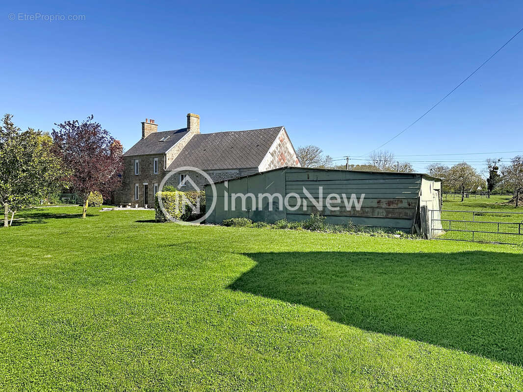 Maison à LE VAL-SAINT-PERE