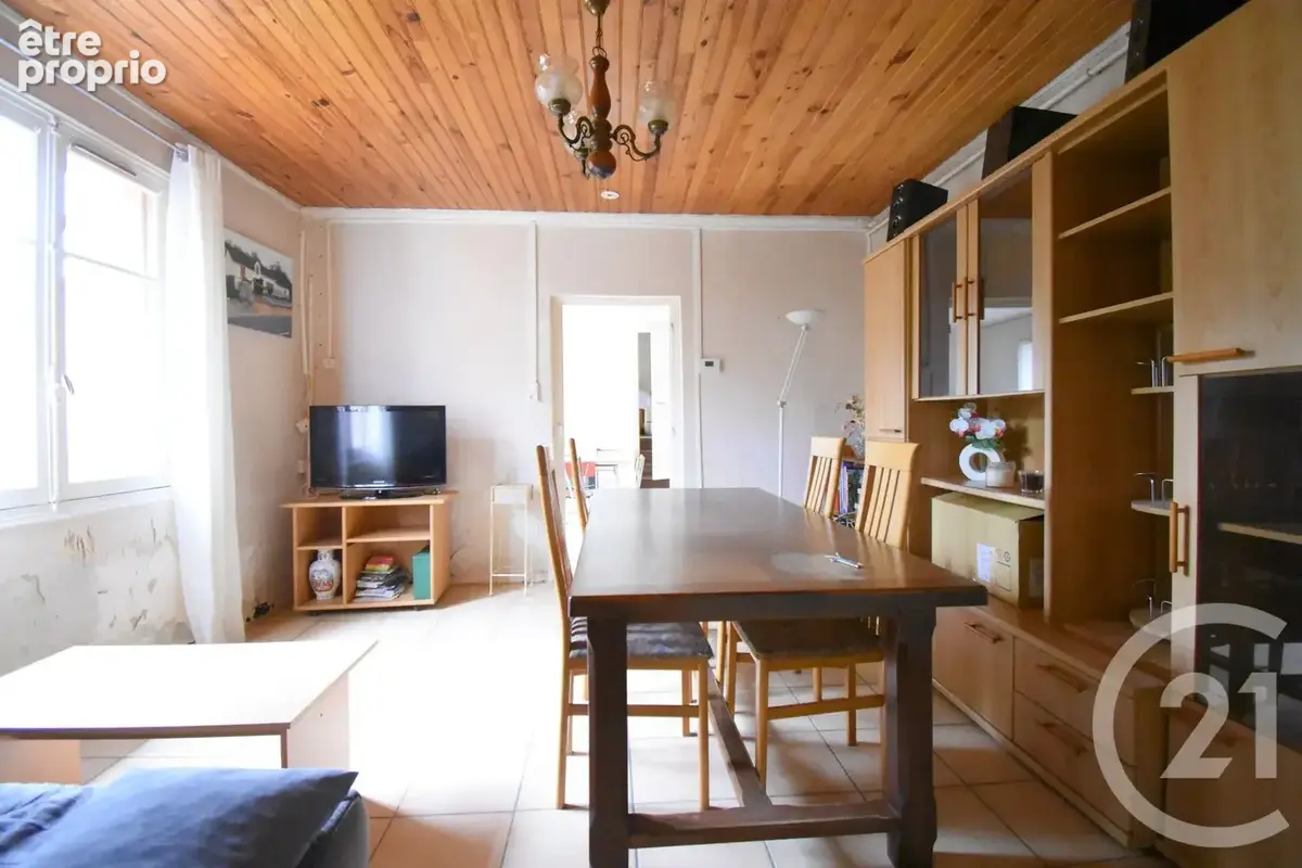 Maison 69 m² à Cusset  - photo 4