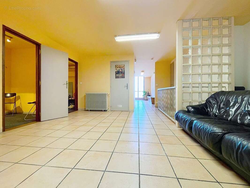 Commerce à MARSEILLE-12E