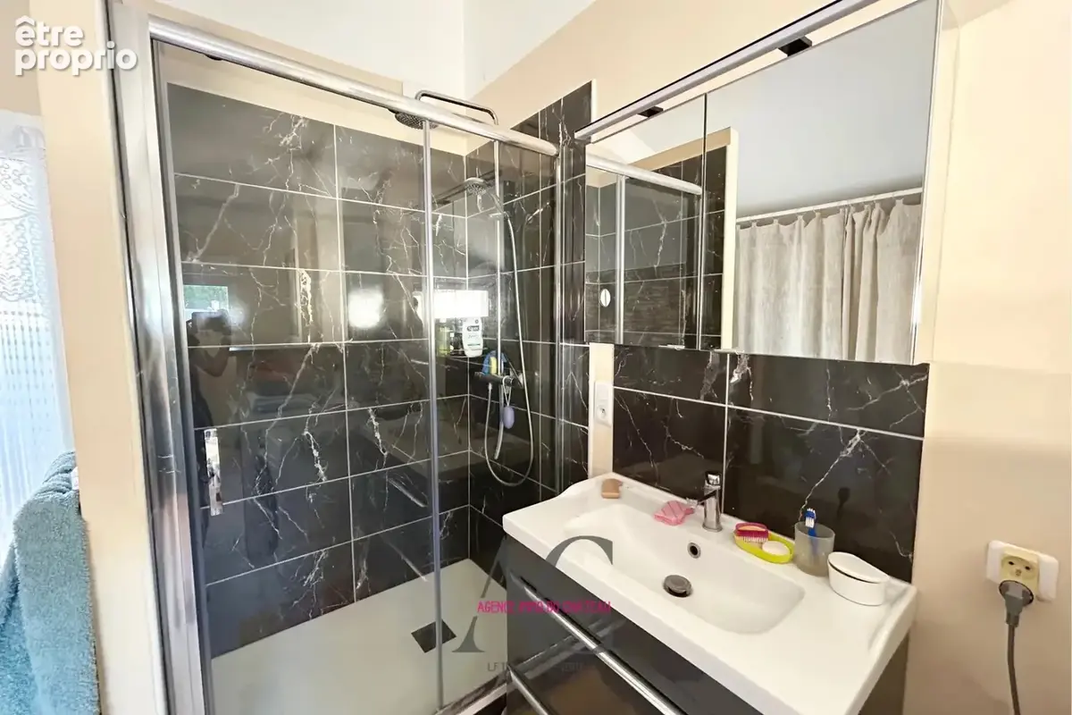 Vente maison 5 pièces – 110 m² – GARÉOULT - photo 8