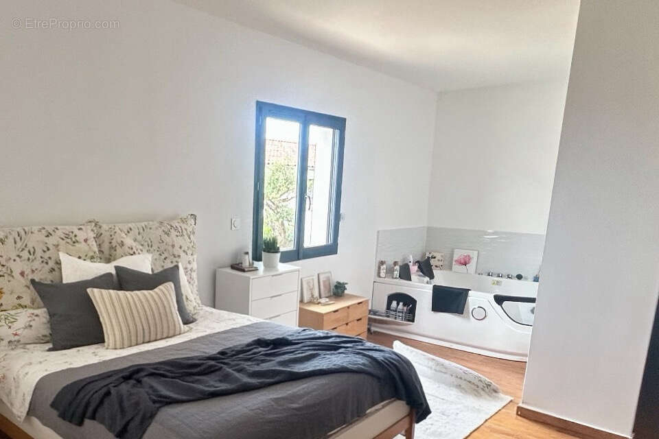 Maison à SAINT-GILLES