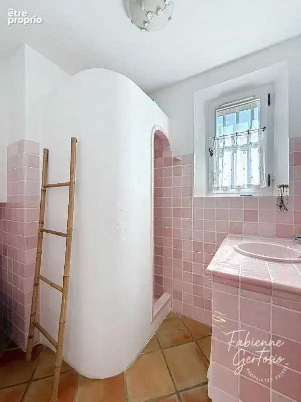 Toulon - Bastide provençale sur terrain de 551m2 - photo 9
