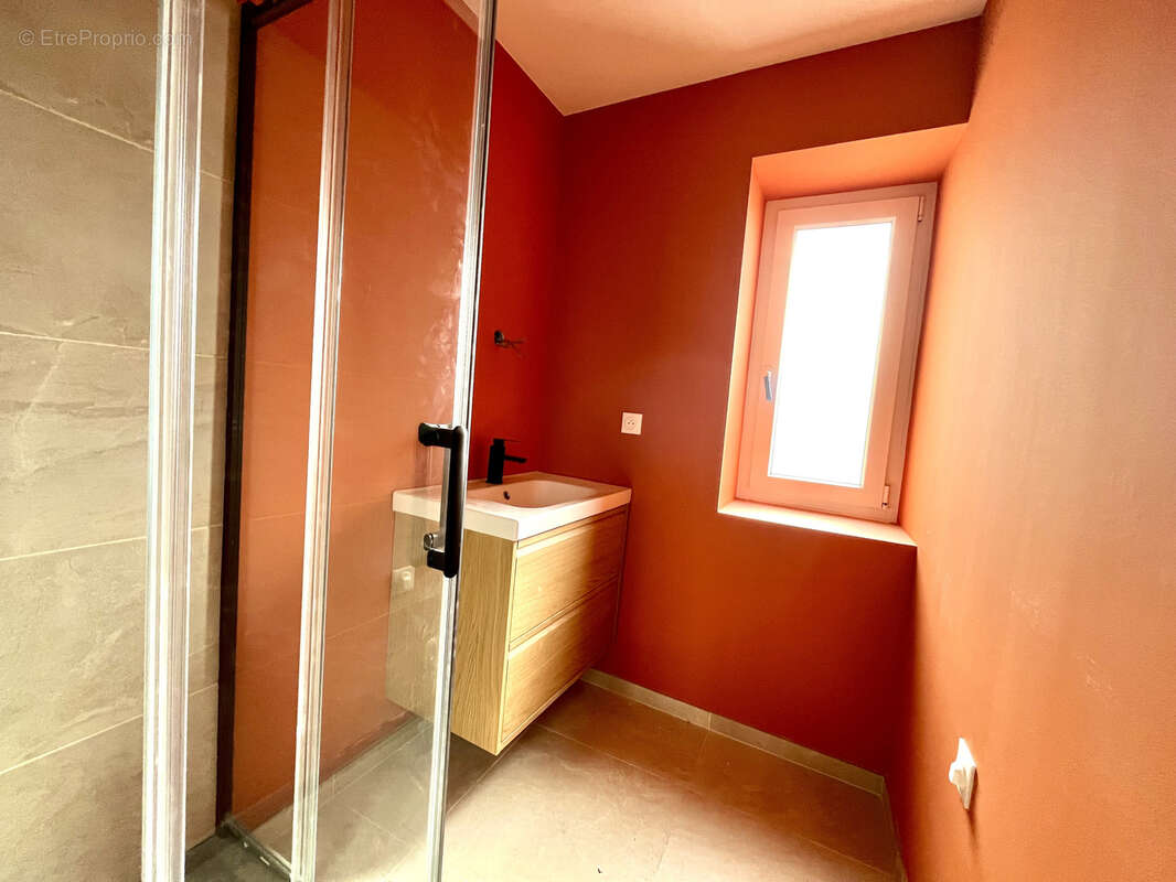 Appartement à MARSEILLE-1E