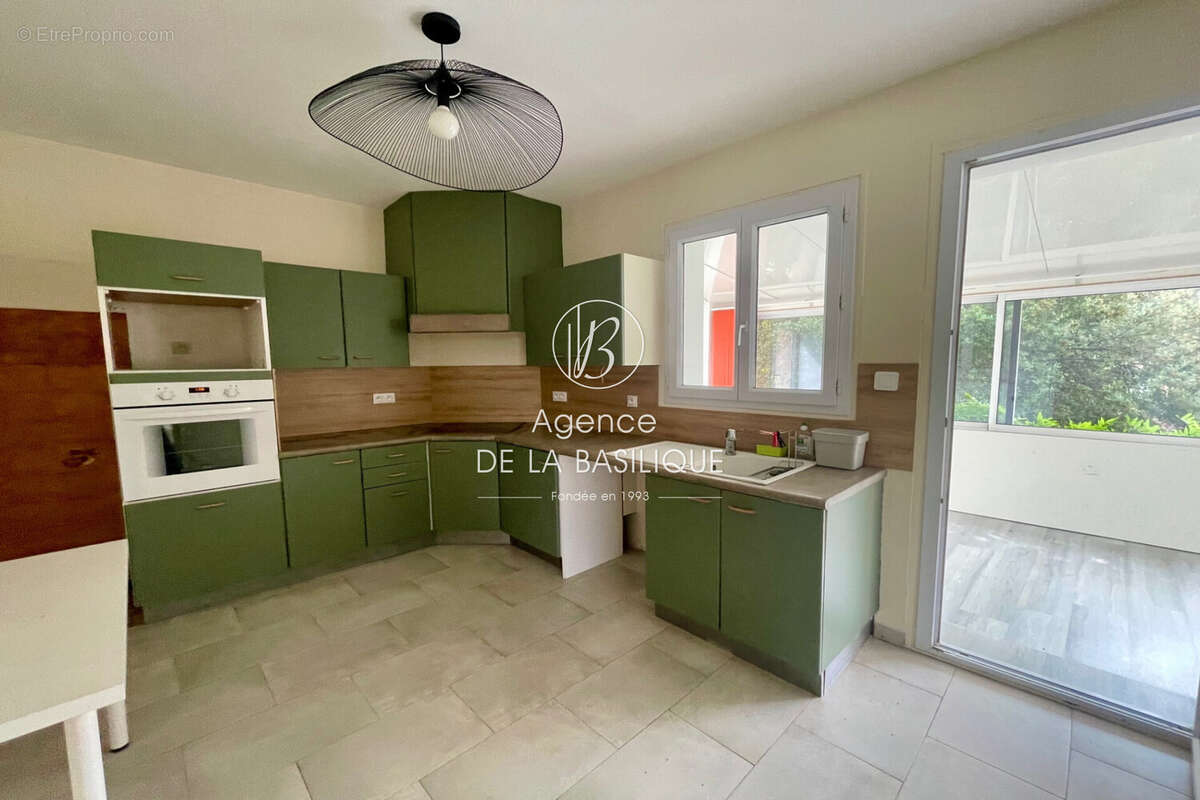 Maison à SAINT-MAXIMIN-LA-SAINTE-BAUME