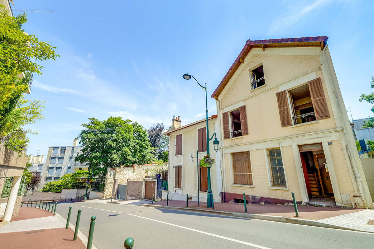 Maison à LE PLESSIS-ROBINSON