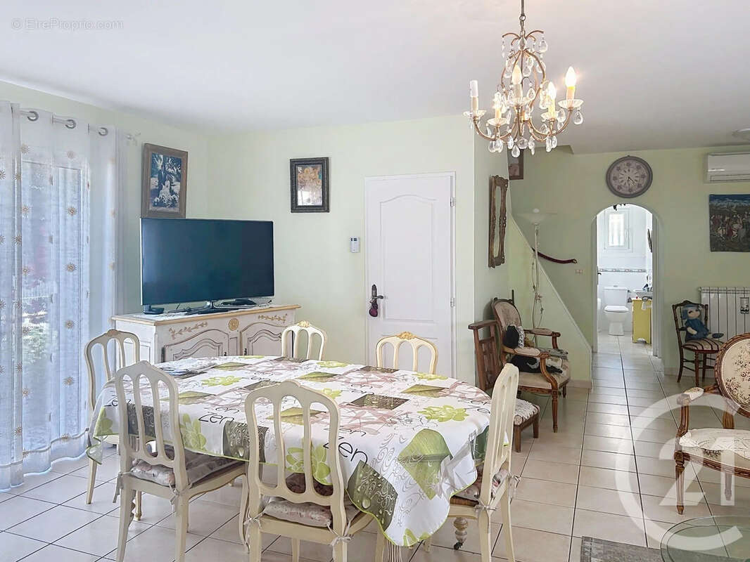 Maison 108 m² à Saint-Cyprien  - photo 7