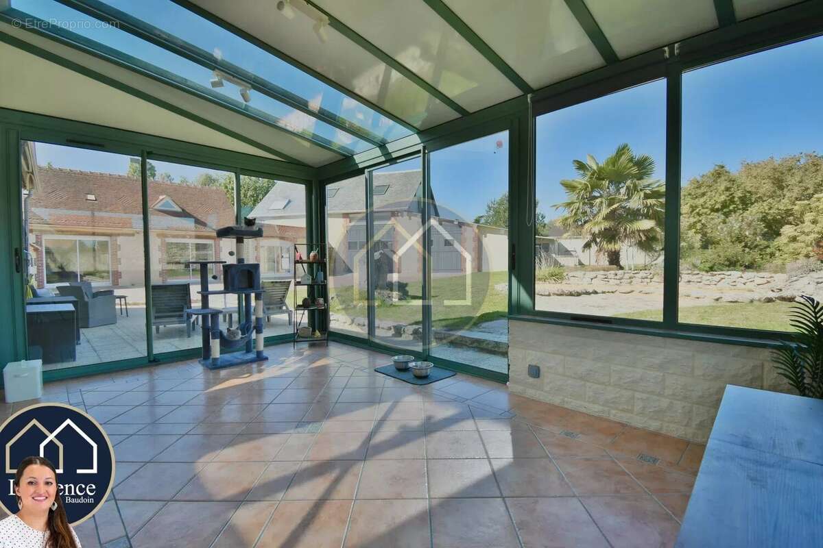 Maison à TREMBLAY-LES-VILLAGES