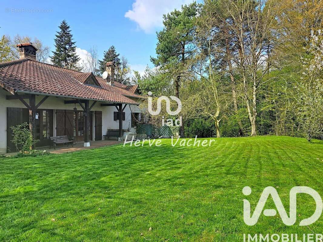 Photo 2 - Maison à SAINT-ETIENNE-DU-BOIS