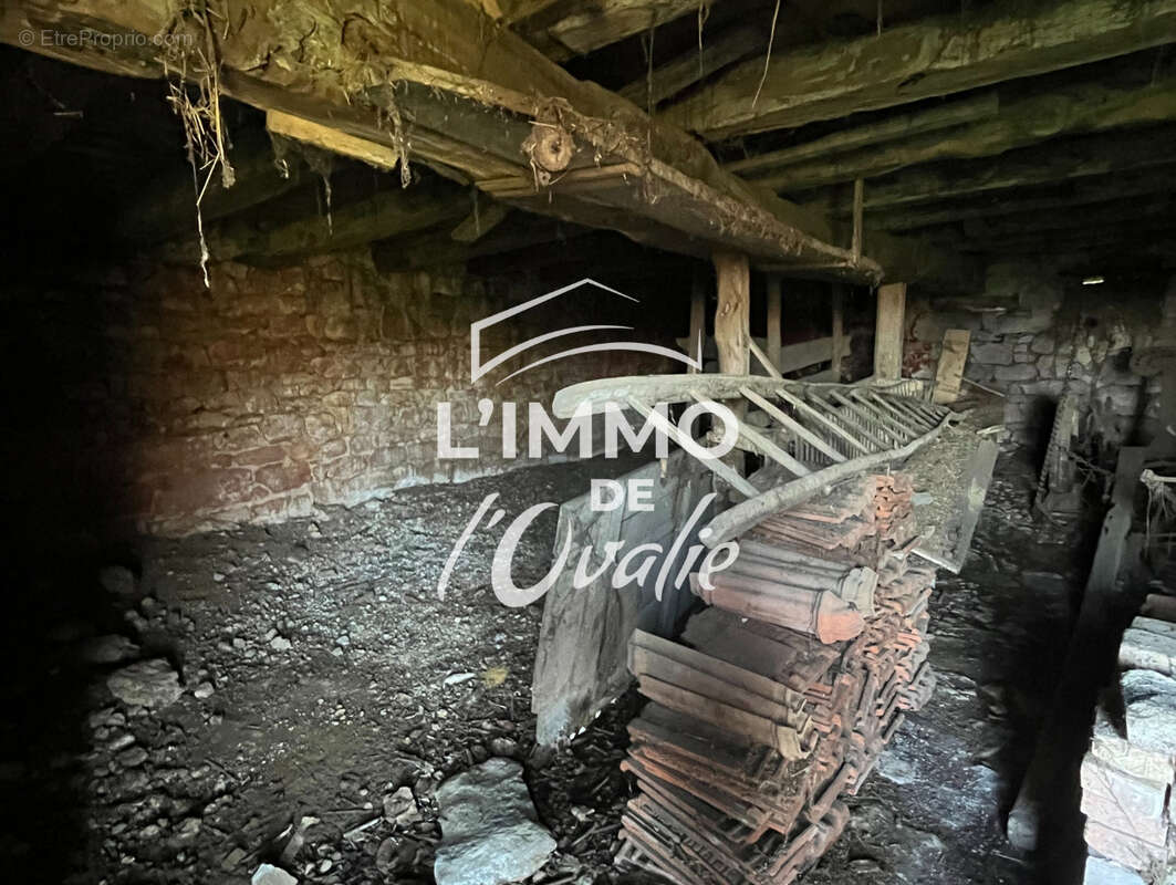 Maison à LES QUATRE-ROUTES-DU-LOT