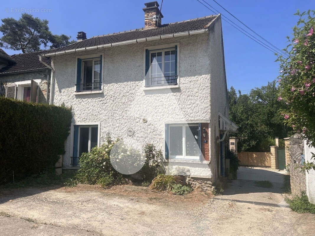 Maison à JANVILLE-SUR-JUINE