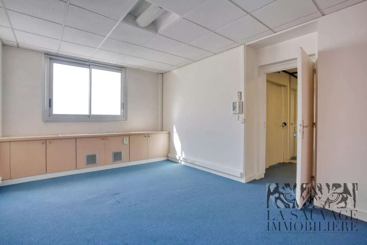 Commerce à NEUILLY-SUR-SEINE