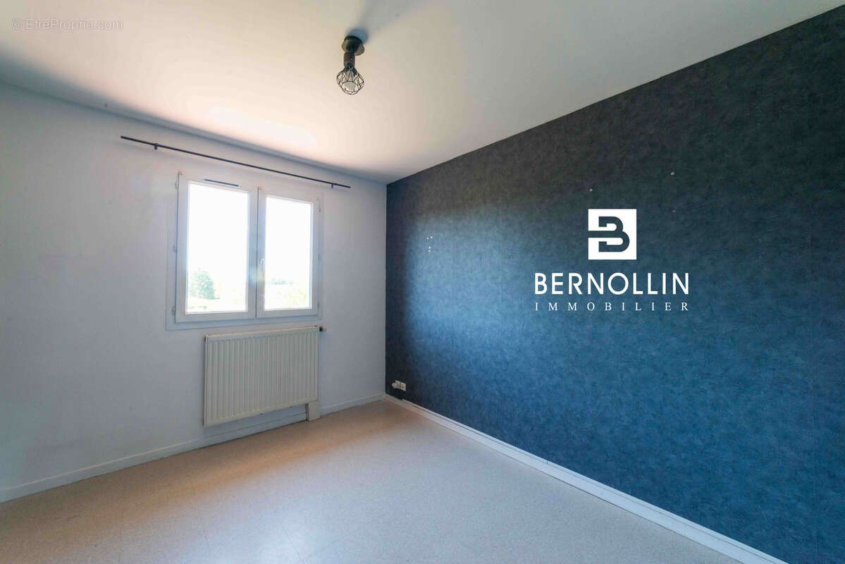 Maison 82 m2, 3 chambres et garage sur terrain de 540 m2 - MONTREVEL EN BRESSE CENTRE - photo 13