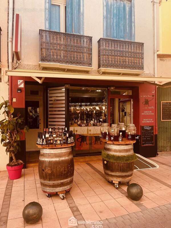 Commerce à SAINT-LAURENT-DE-LA-SALANQUE