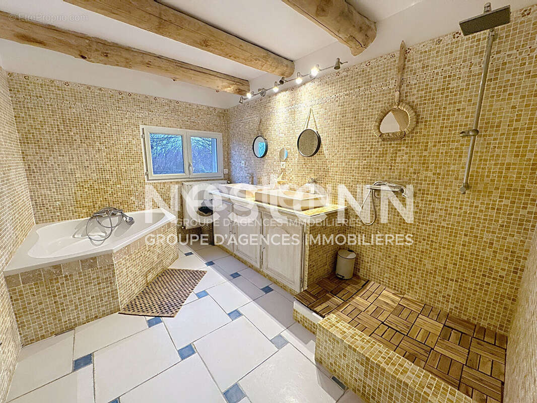 Maison à BELLEGARDE