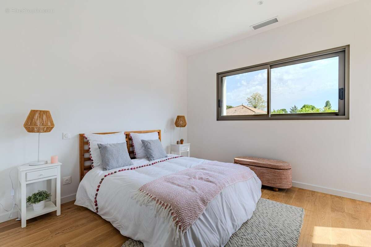 Maison 127 m² à Merignac  - photo 5