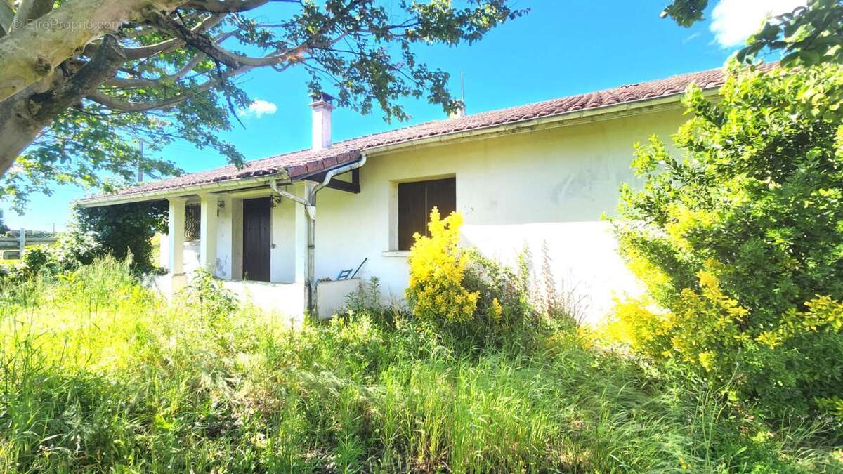 Maison à LAUREDE