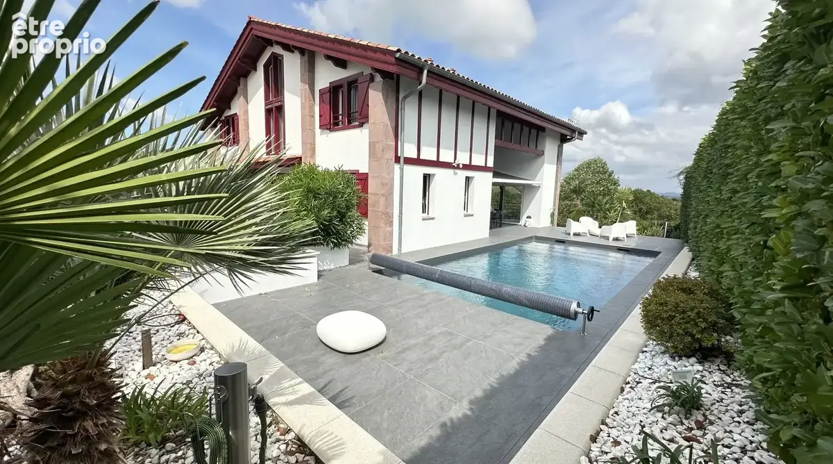 Vue imprenable sur les vallons pour cette superbe villa d'architecte de type t7 de 220 m2 +  sous sol de 110 m2 - photo 3