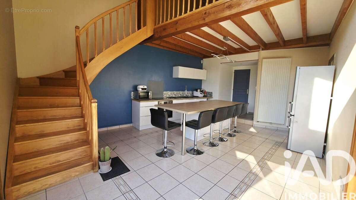 Photo 3 - Maison à VEAUCHE