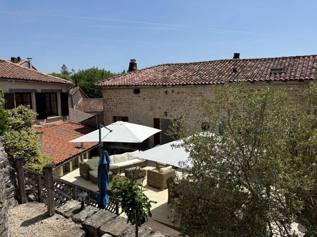 Maison à NANTEUIL-EN-VALLEE