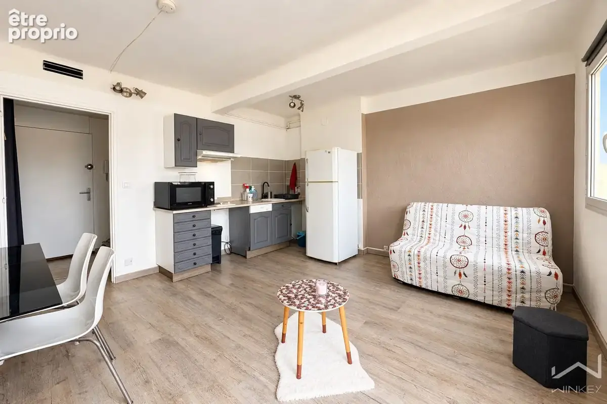 Studio lumineux - dernier étage vue dégagée château de Cagnes - photo 2