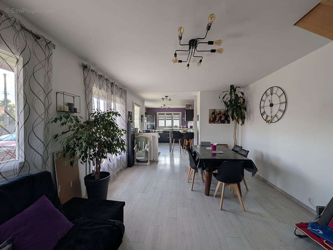 Maison à LE BOULLAY-MIVOYE