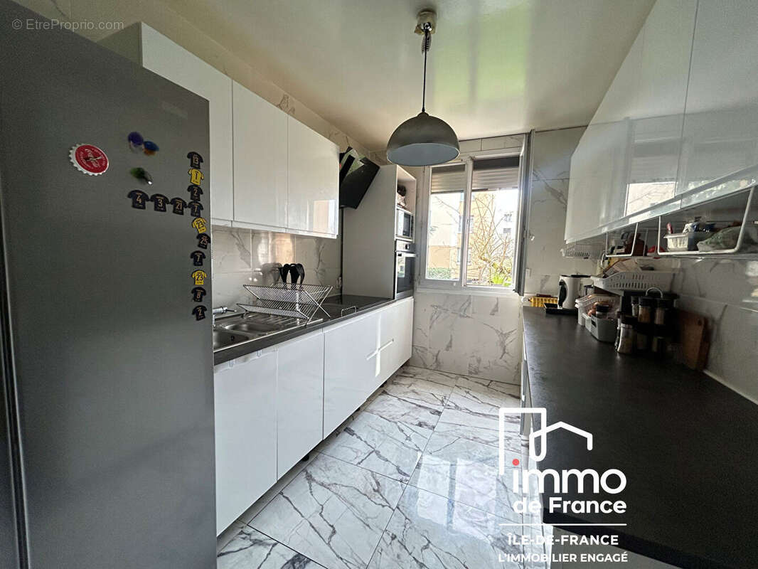 Appartement à SAINTE-GENEVIEVE-DES-BOIS