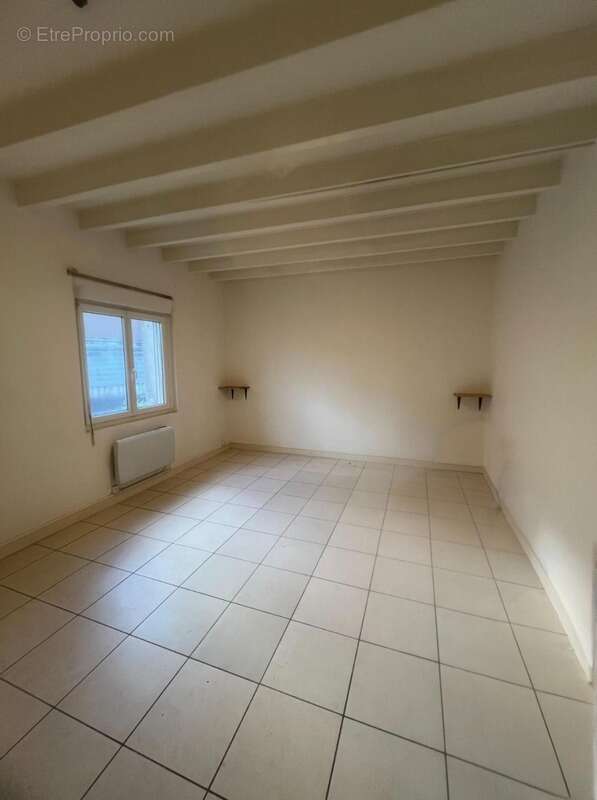 Secteur calme et recherché - 3 chambres - L'ISLE D'ESPAGNAC (16) - photo 3