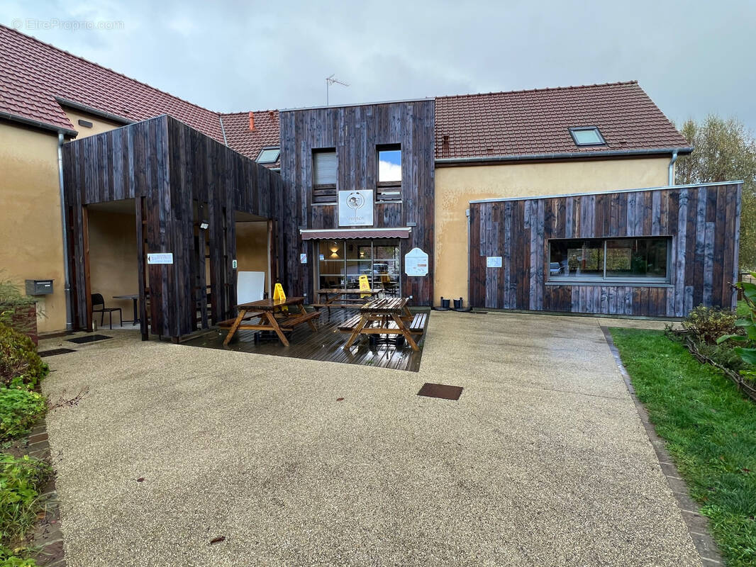 Commerce à MONS-BOUBERT