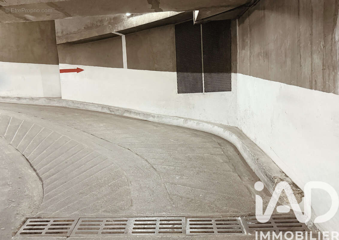 Photo 3 - Parking à PARIS-19E