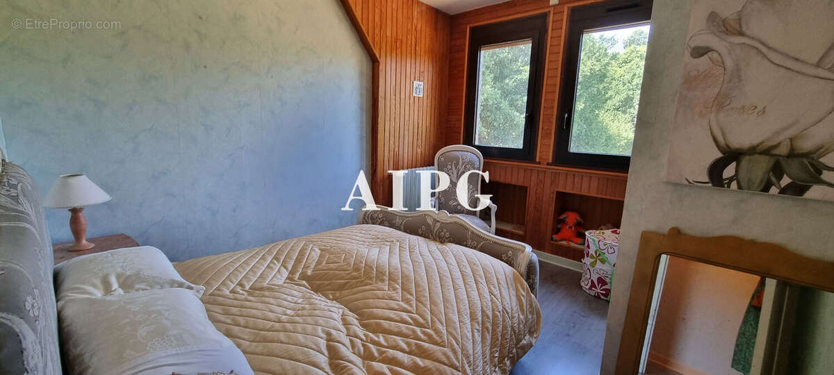 QUINTIN, 2 km, belle maison néo-bretonne 310 m² hab à vendre avec 7 chambres . - photo 13