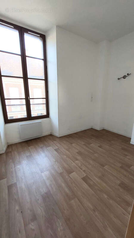 Appartement à THORIGNY-SUR-OREUSE