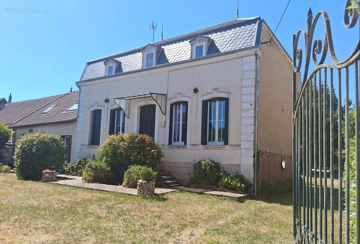 Maison à SORMERY