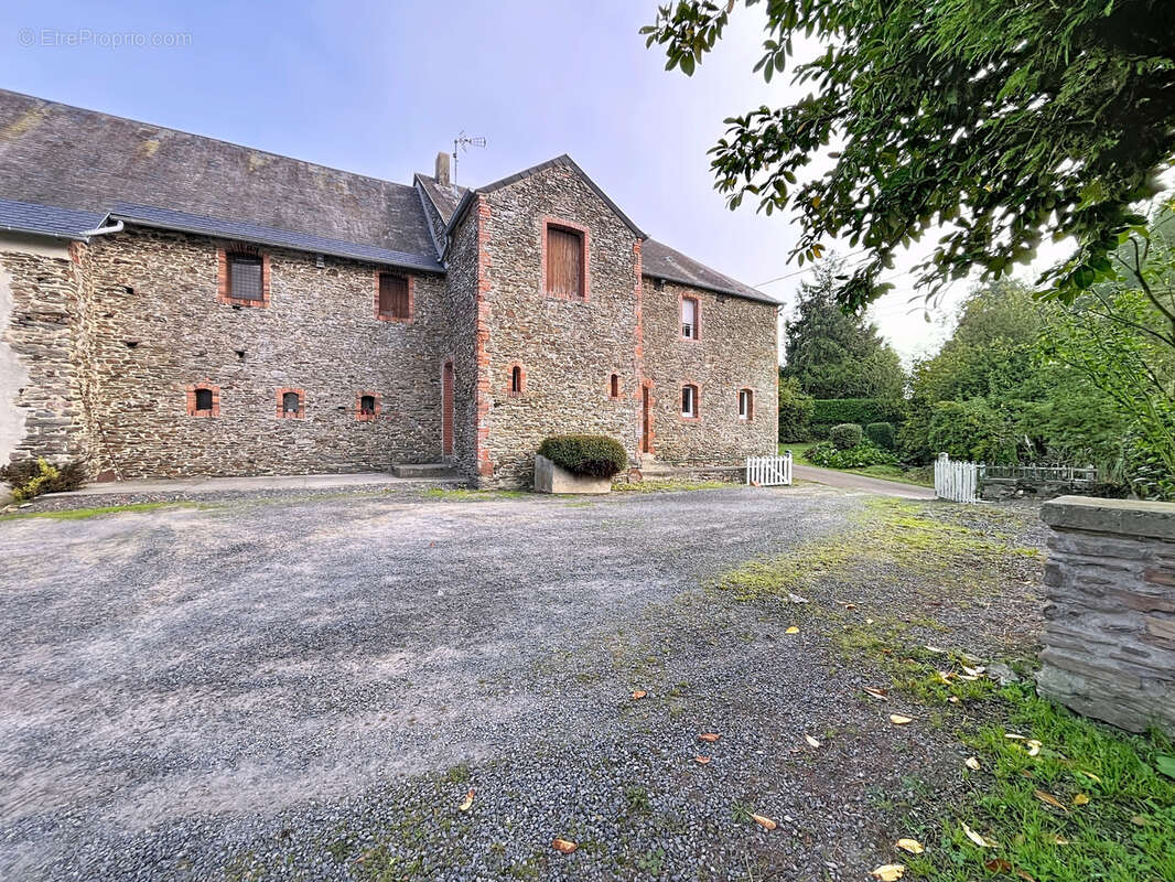 Maison à SAINT-JEAN-DE-SAVIGNY