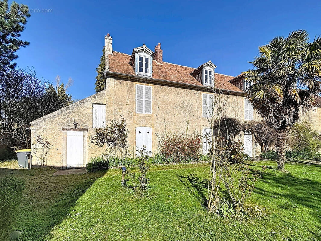 Maison à BIEVILLE-BEUVILLE