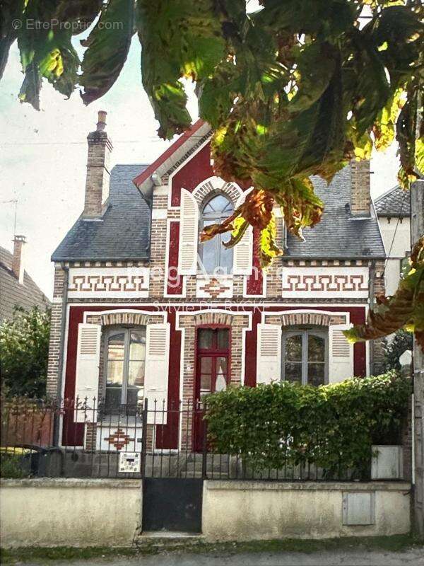 Maison à PONT-SUR-YONNE