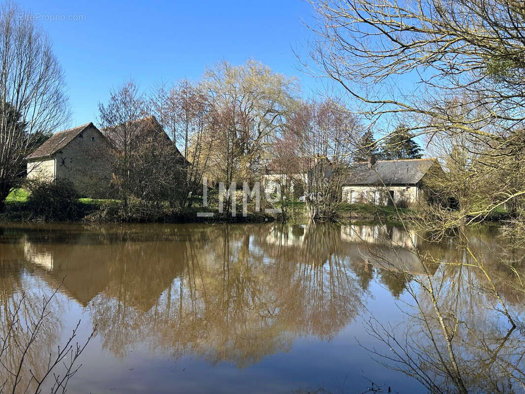 Maison à BEAUMONT-LA-RONCE