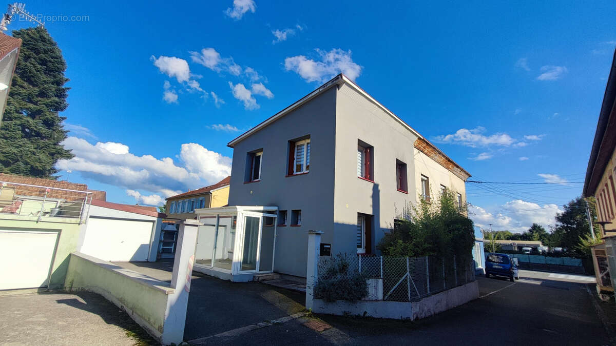 Maison à SAINTE-SUZANNE