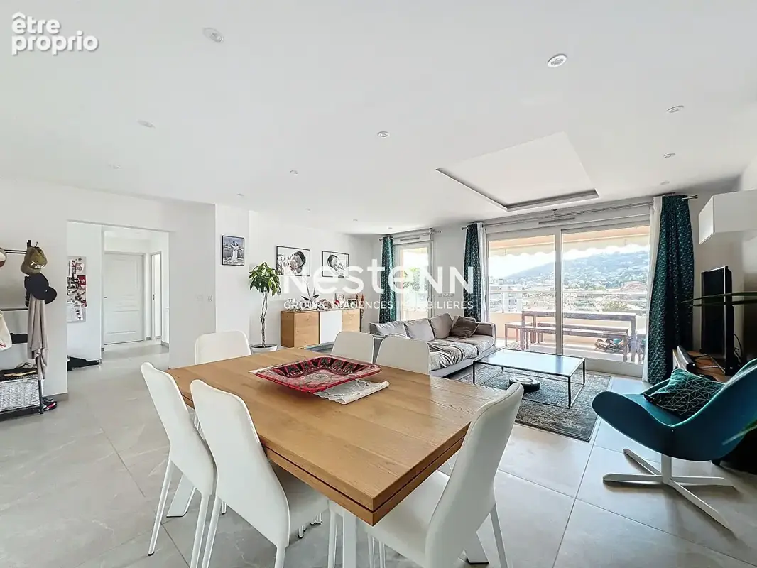 Golfe Juan - 4P - 95m2 - Secteur COURCETTES - Terrasse - Garage - Piscine - Dernier étage - Refait à neuf - Sud - photo 3