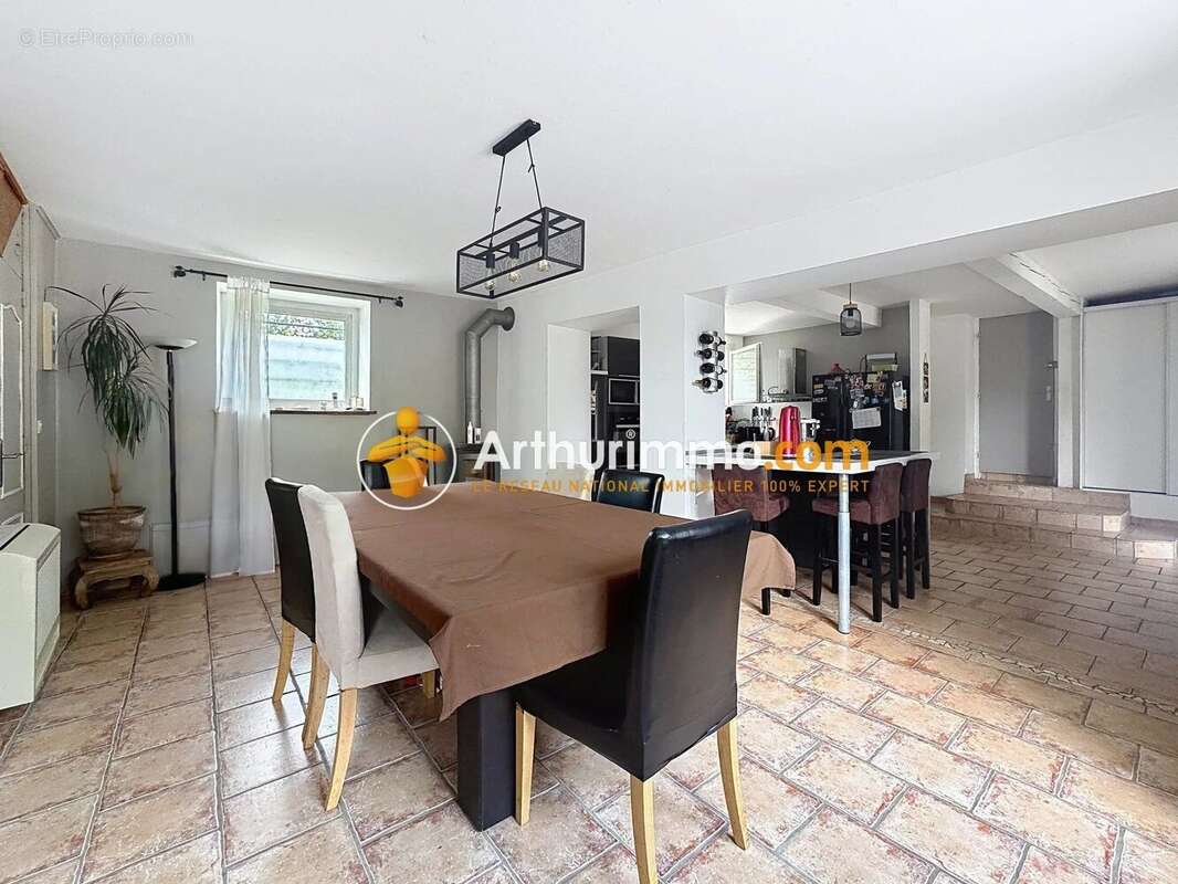 Maison à MONTCARRA