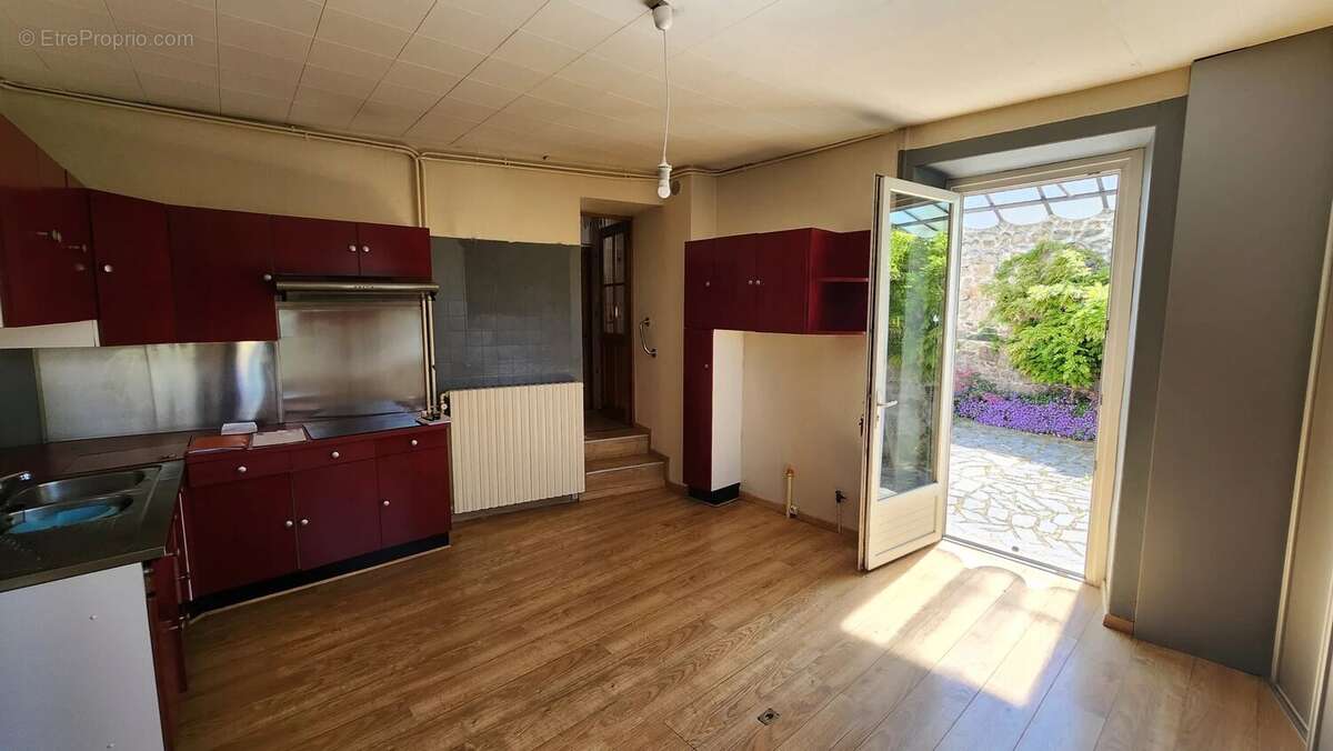 Maison à SAINT-JUNIEN